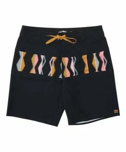 Promo ✔️ Billabong Night Black Geometric Boardshorts - Boys 🤩